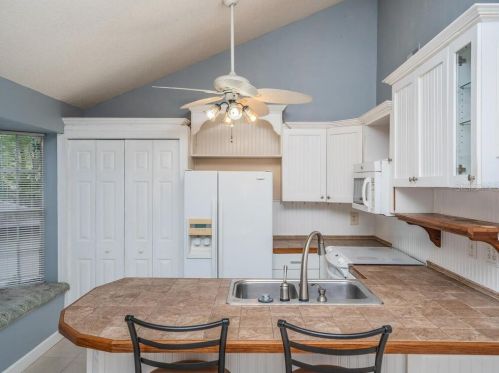 3731 Cheltenham Dr, Palm Harbor FL  34684-4512 exterior