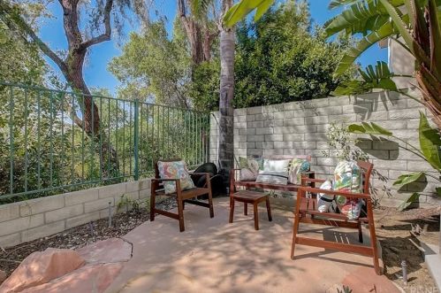 136 Valero Cir, Calabasas CA  91377-5551 exterior