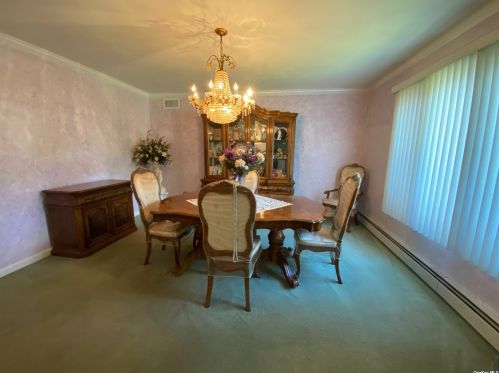 18 Stonehurst Ln, Huntington Station NY  11746-7932 exterior