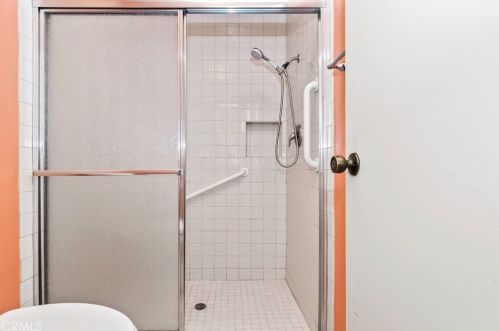 5576 Inner Circle Dr, Riverside CA  92506-3617 exterior