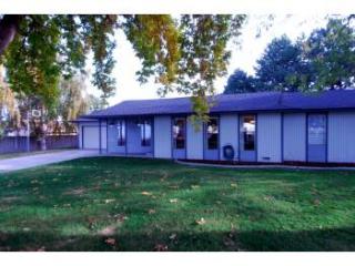 3917 Cedar St, Kennewick WA  99337-5832 exterior