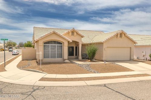 9970 Island Sun Rd, Tucson, AZ 85748-2129