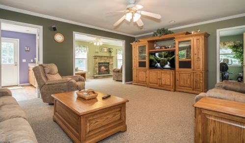 12 Country Meadow Rd, Hackettstown NJ  07840-5205 exterior