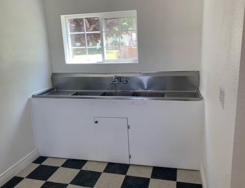 443 Hills Ferry Rd, Newman CA  95360-9701 exterior