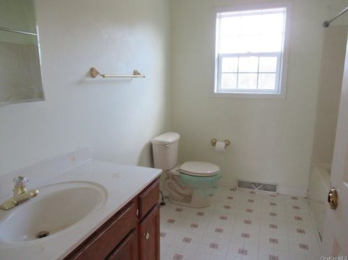 45 Frog Hollow Rd, Poughquag NY  12570-5710 exterior