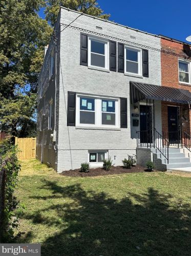850 Yuma St, Washington, DC 20032-3972
