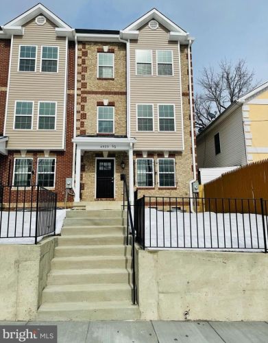 4908 D St, Washington, DC 20019-6132