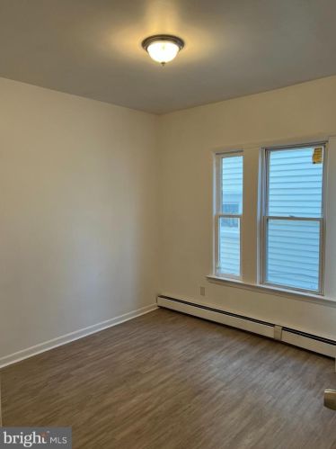 55 Roosevelt St, West Deptford NJ  08066-1028 exterior