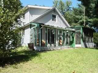 20 Henry St, Taghkanic, NY 12523-1537