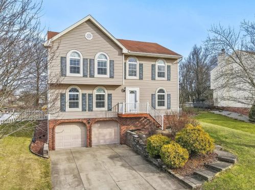 4996 Meadow Crest Dr, Allison Park, PA 15101-1079