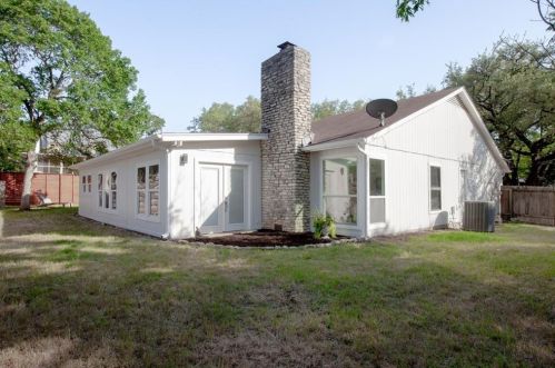 1907 Casa Grande Dr, Austin, TX 78733-1605