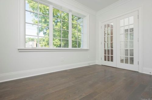 19 Rugby Rd, New Rochelle NY  10804-3924 exterior