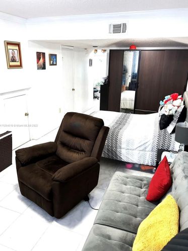 5463 22nd Ct, Hialeah, FL 33016-7004