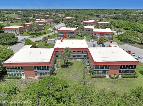 110 Spring Lake Ct, Vero Beach FL  32962-1750 exterior