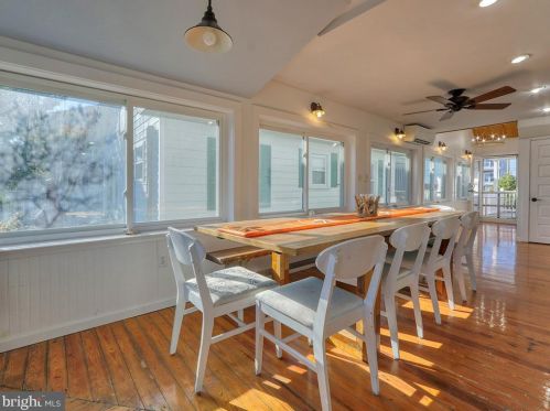 425 Bay Ave, Slaughter Beach DE  19963-4913 exterior