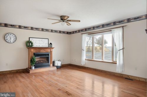 468 Hillcrest Rd, Edinburg VA  22824-2923 exterior