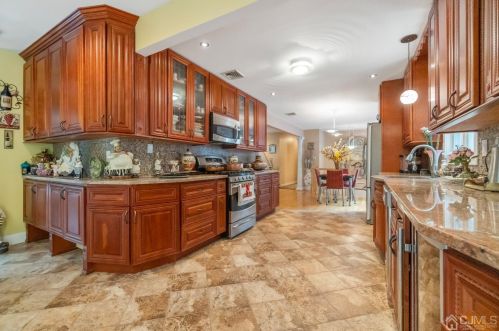 40 Wilson Ave, Morganville NJ  07751-9786 exterior