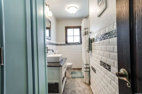 115 Annuskemunnica Rd, Babylon NY  11702-4424 exterior