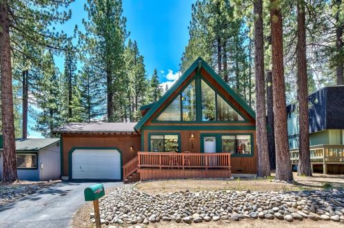 1179 Canarsee St, South Lake Tahoe, CA 96150-5868