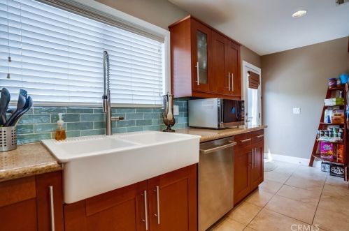3753 Snowden Ave, Long Beach CA  90808-2226 exterior