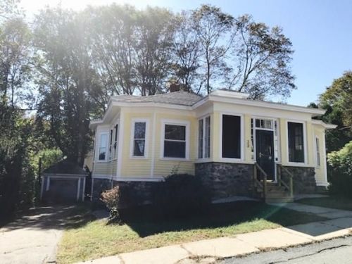 33 Elmwood St, Maynard, MA 01754-1737