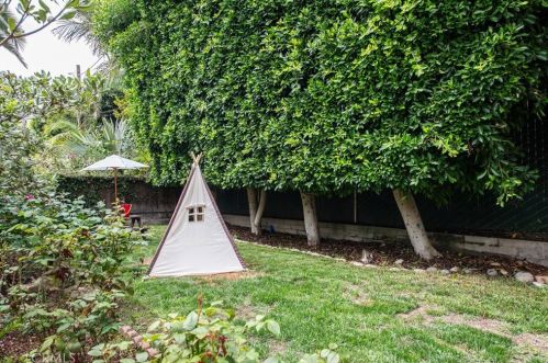 593 26th St, Manhattan Beach CA  90266-2208 exterior