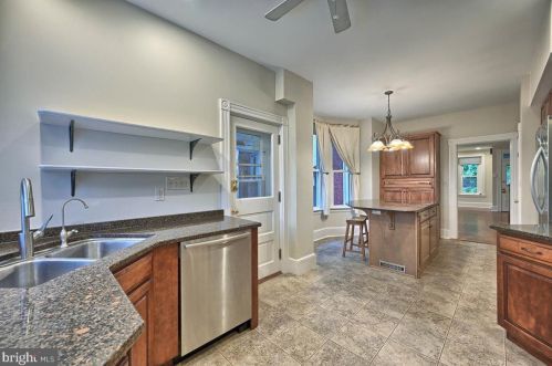 415 College Ave, Lancaster PA  17603-3319 exterior