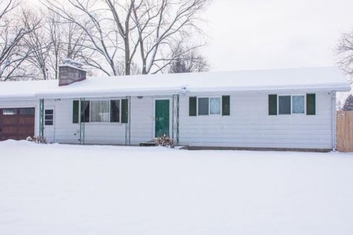 1904 Mayfield Dr, Goshen, IN 46526-1320
