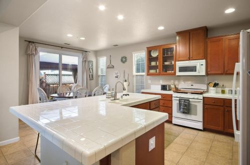 330 Applegate Dr, Valley Home CA  95361-8285 exterior