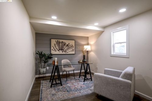 557 63 St, Oakland CA 94609-1244 exterior