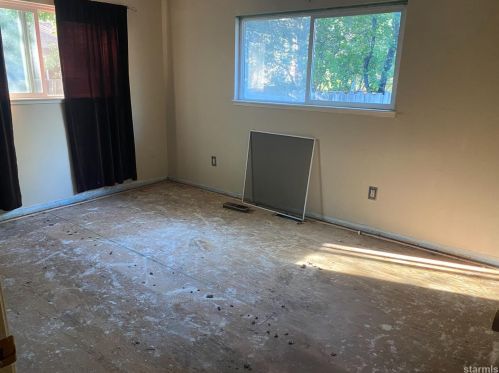 2337 Oregon Ave, South Lake Tahoe CA  96150-7118 exterior