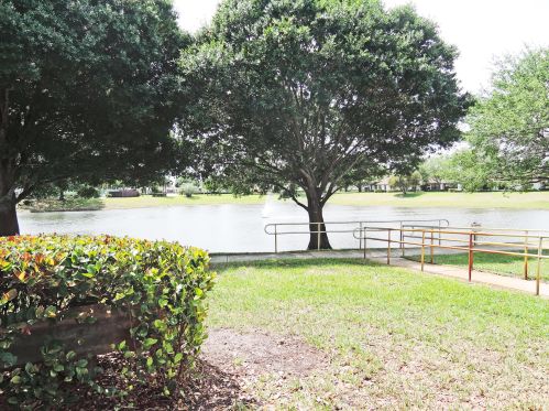 1437 Captains Walk, Fort Pierce FL  34950-6923 exterior