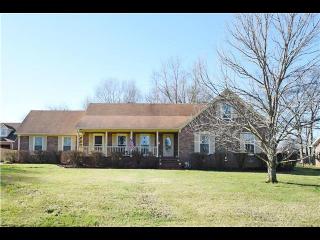 1911 Somerset Dr, Murfreesboro TN  37129-6527 exterior