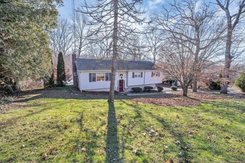 42 Tanglewood Dr, Norwich, CT 06360-1622