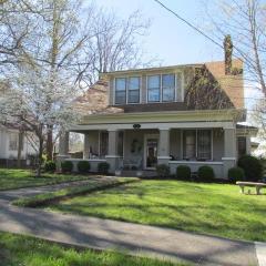 211 Maple Ave, Lancaster, KY 40444-1134