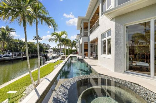 1266 Cobia Ct, Naples FL  34102-1549 exterior