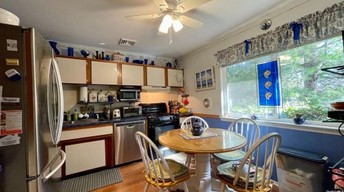 40 Bartley Ln, West Sayville, NY 11796-1519