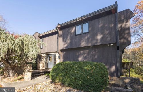 868 Gainsway Rd, Yardley, PA 19067-3009