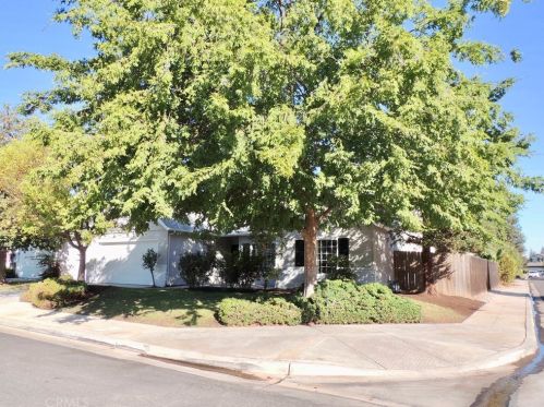 2650 Goshen Ave, Fresno, CA 93720-0512