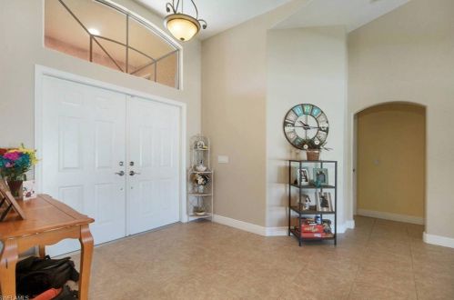 1218 5th Pl, Cape Coral, FL 33993-1005