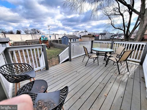 324 Amosland Rd, Holmes PA  19043-1203 exterior