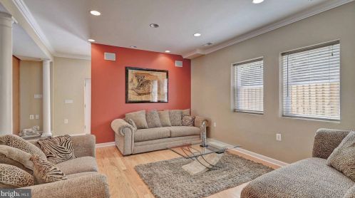 7127 Roosevelt Ave, Falls Church VA  22042-1623 exterior