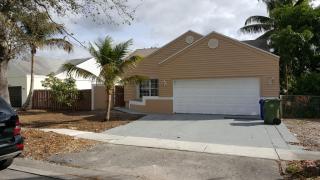 1040 85th Ter, Hollywood FL  33025-3313 exterior