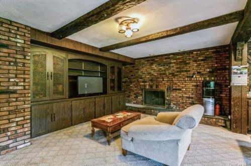 68 Wood St, Mahopac NY  10541-4904 exterior