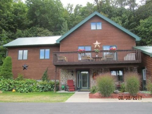 3905 Level Valley Rd, Fennimore, WI 53809-9689