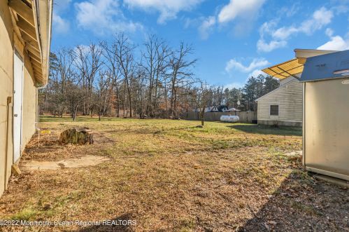 237 Cassville Rd, Jackson Twp NJ  08527-4717 exterior