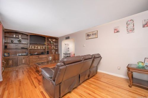 107 Barnes Rd, Washingtonville NY  10992-1933 exterior