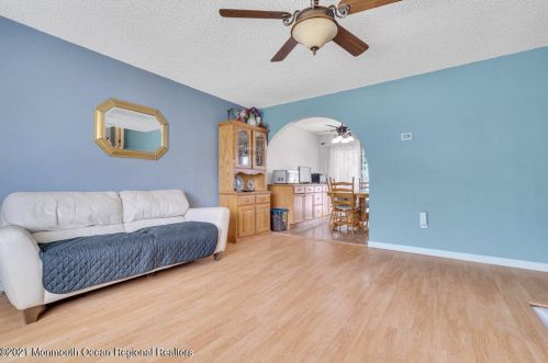 34 Wyoming Dr, Jackson Twp NJ  08527-1544 exterior