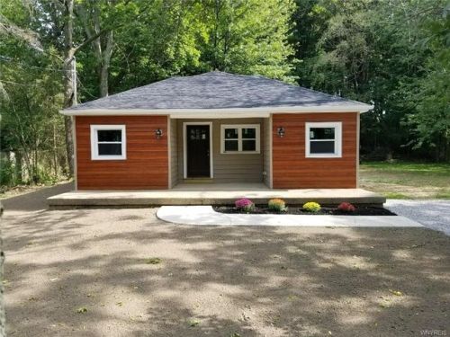 515 Ivy Rd, Angola, NY 14006-9677