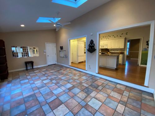 1947 Glen Oaks Ln, Thiensville WI  53092-2903 exterior